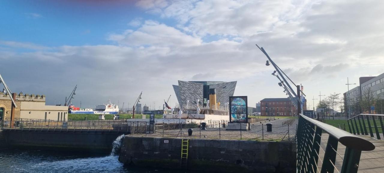 Sailortown Stays - 4 Star Luxury Apartment Belfast Bagian luar foto