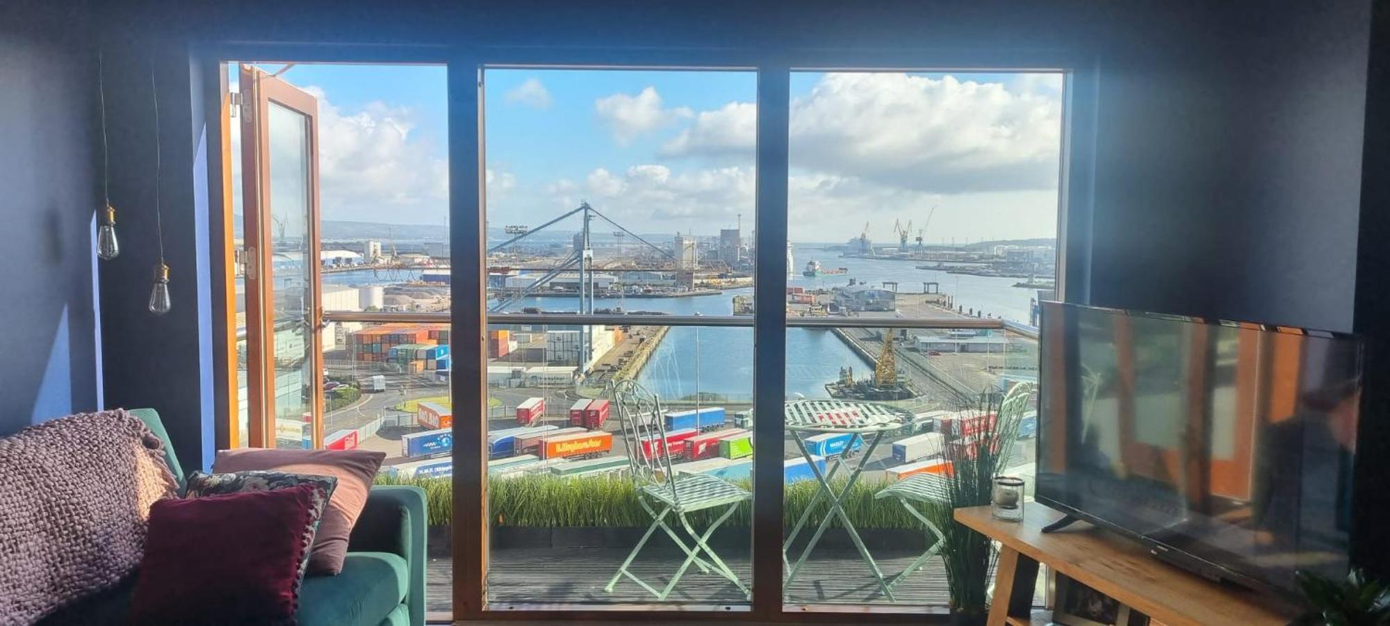 Sailortown Stays - 4 Star Luxury Apartment Belfast Bagian luar foto