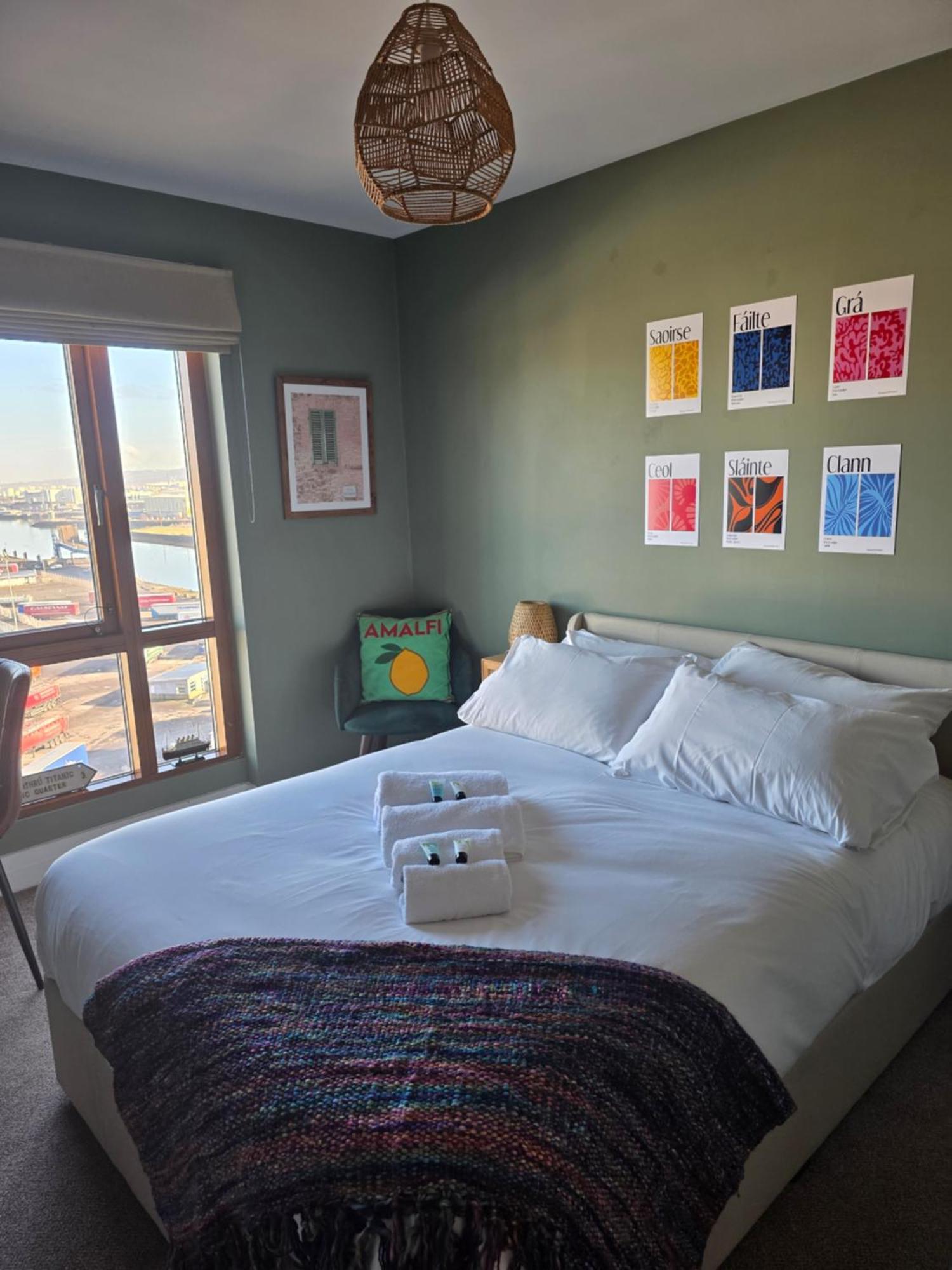 Sailortown Stays - 4 Star Luxury Apartment Belfast Bagian luar foto