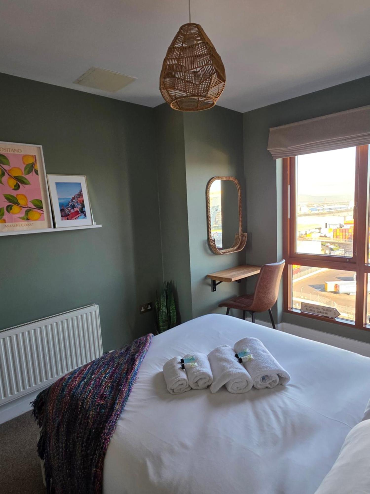Sailortown Stays - 4 Star Luxury Apartment Belfast Bagian luar foto