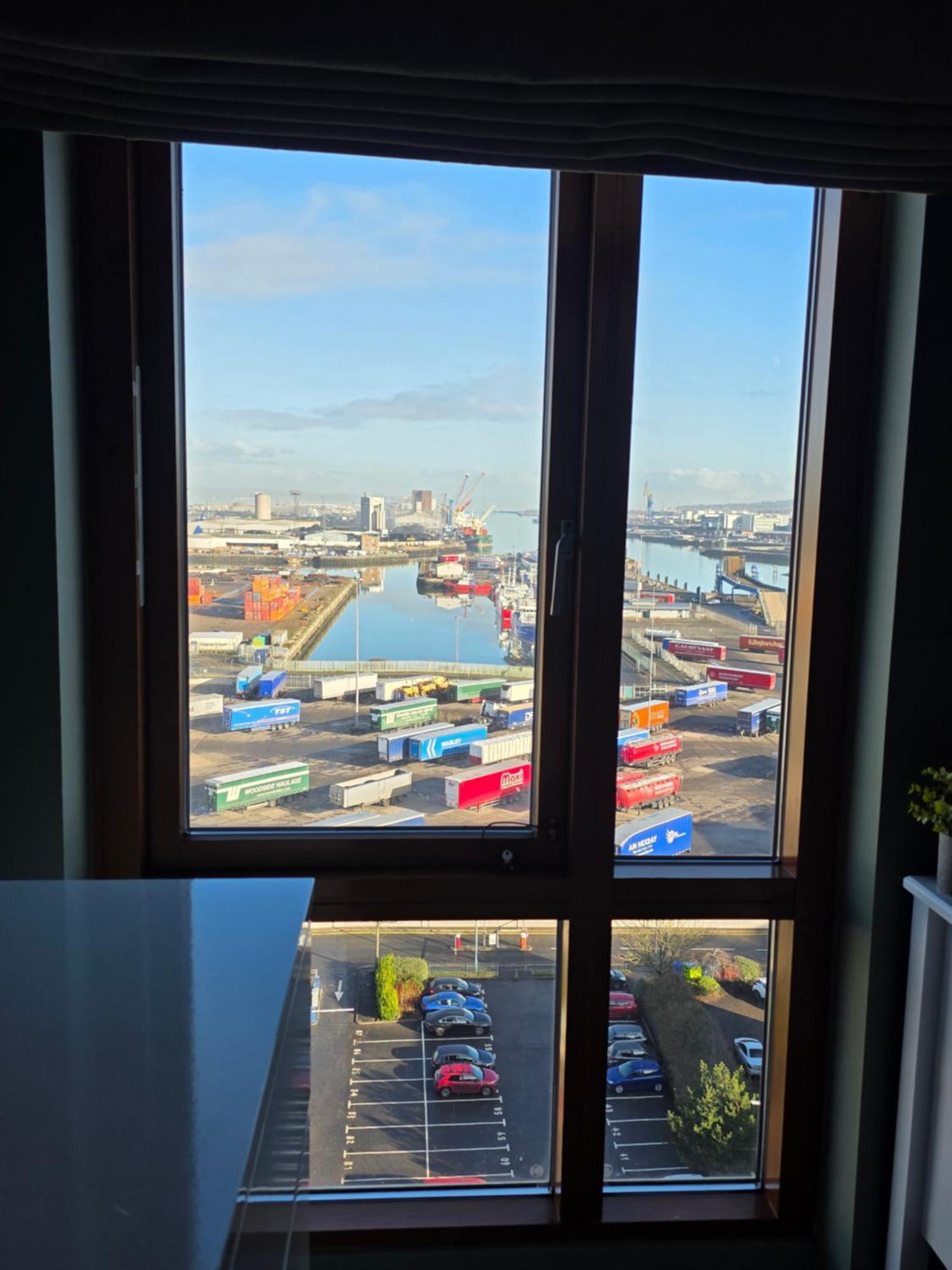 Sailortown Stays - 4 Star Luxury Apartment Belfast Bagian luar foto